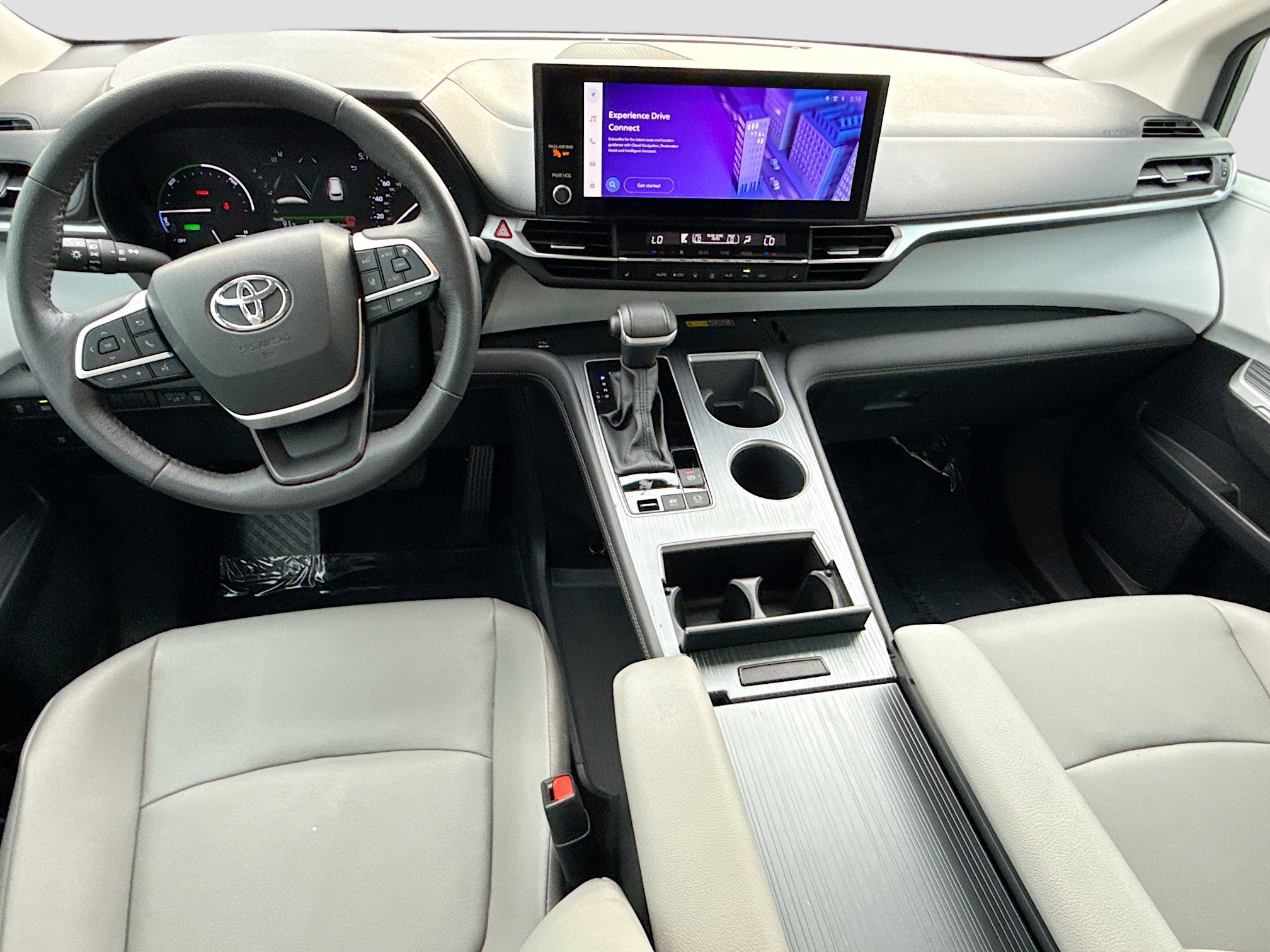 Used 2025 Toyota Sienna XLE FWD image 15