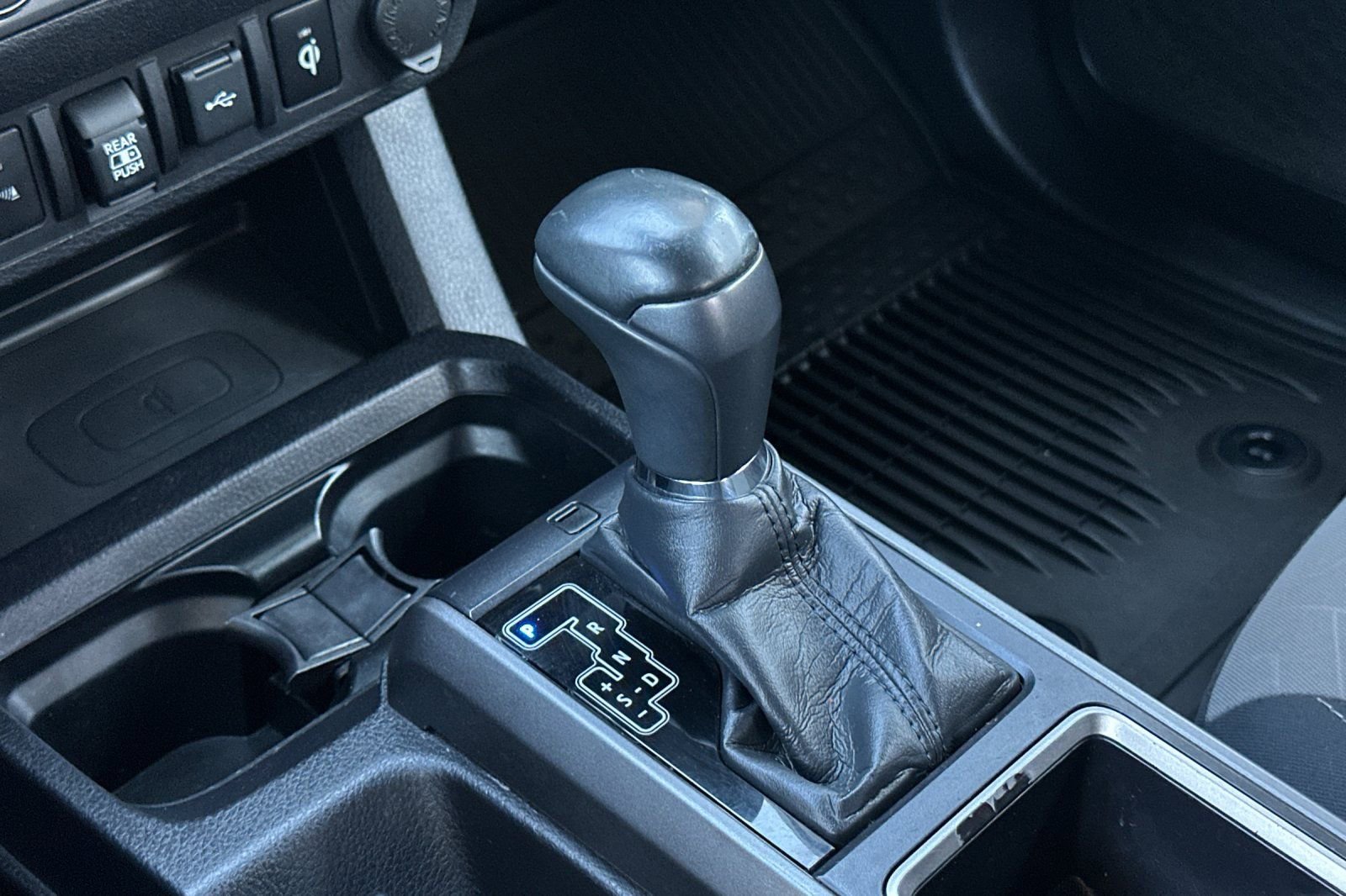 Used 2021 Toyota Tacoma TRD Sport w/ Technology Package image 19