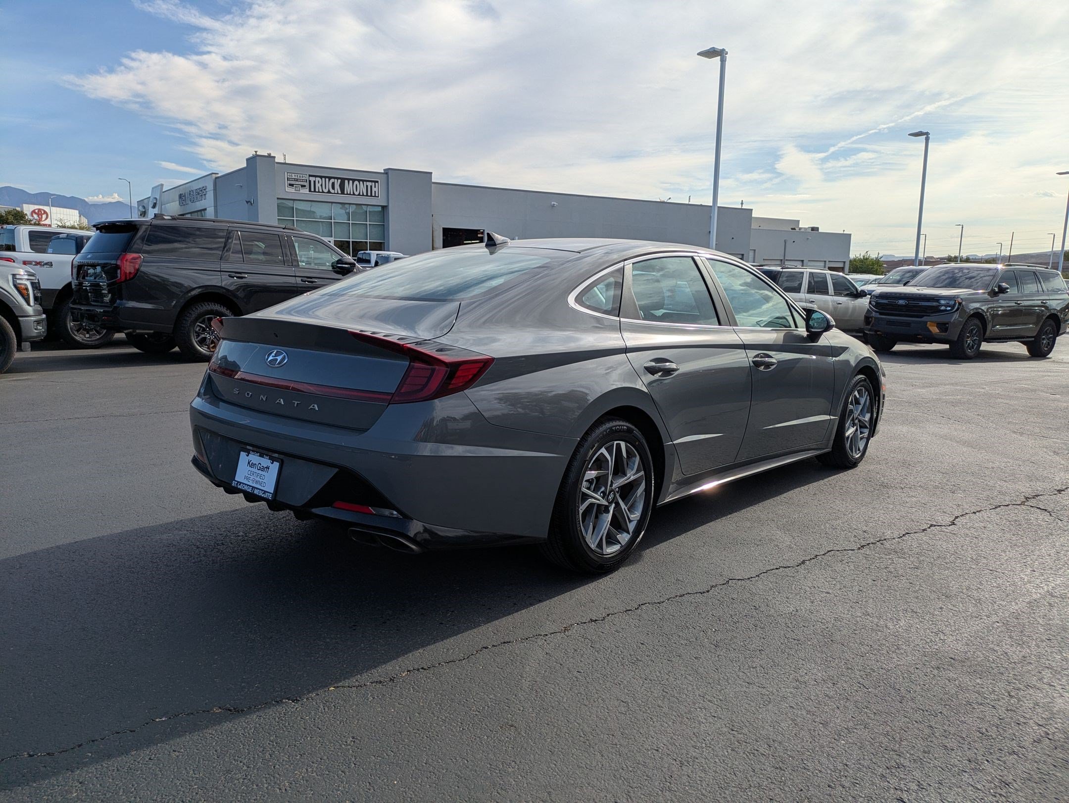 Used 2023 Hyundai Sonata SEL FWD image 4