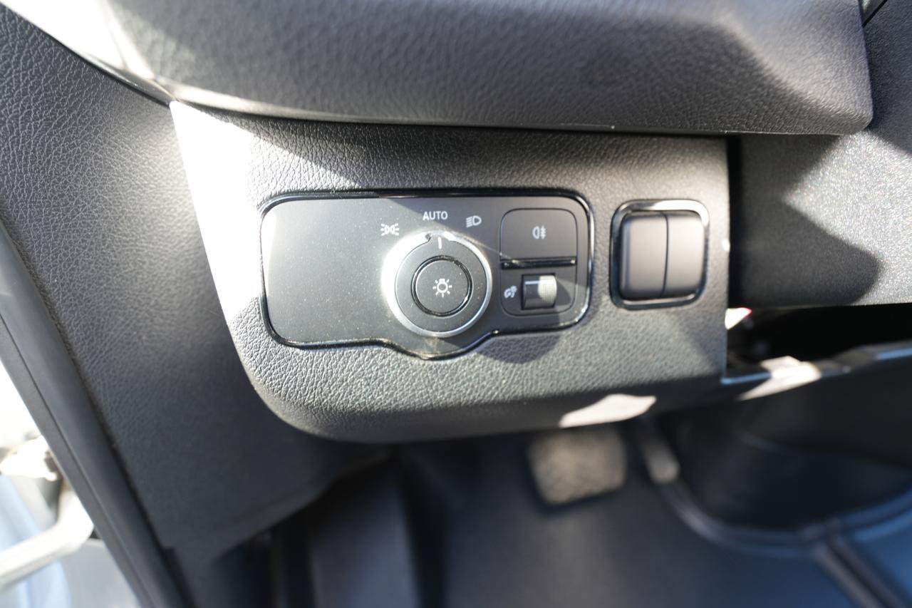 Used 2024 Mercedes-Benz Sprinter 2500 image 28