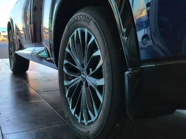 Used 2025 Nissan Rogue Platinum w/ Platinum Premium Package image 9