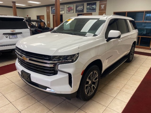 Used 2024 Chevrolet Suburban LT w/ Luxury Package AWD/4WD image 1