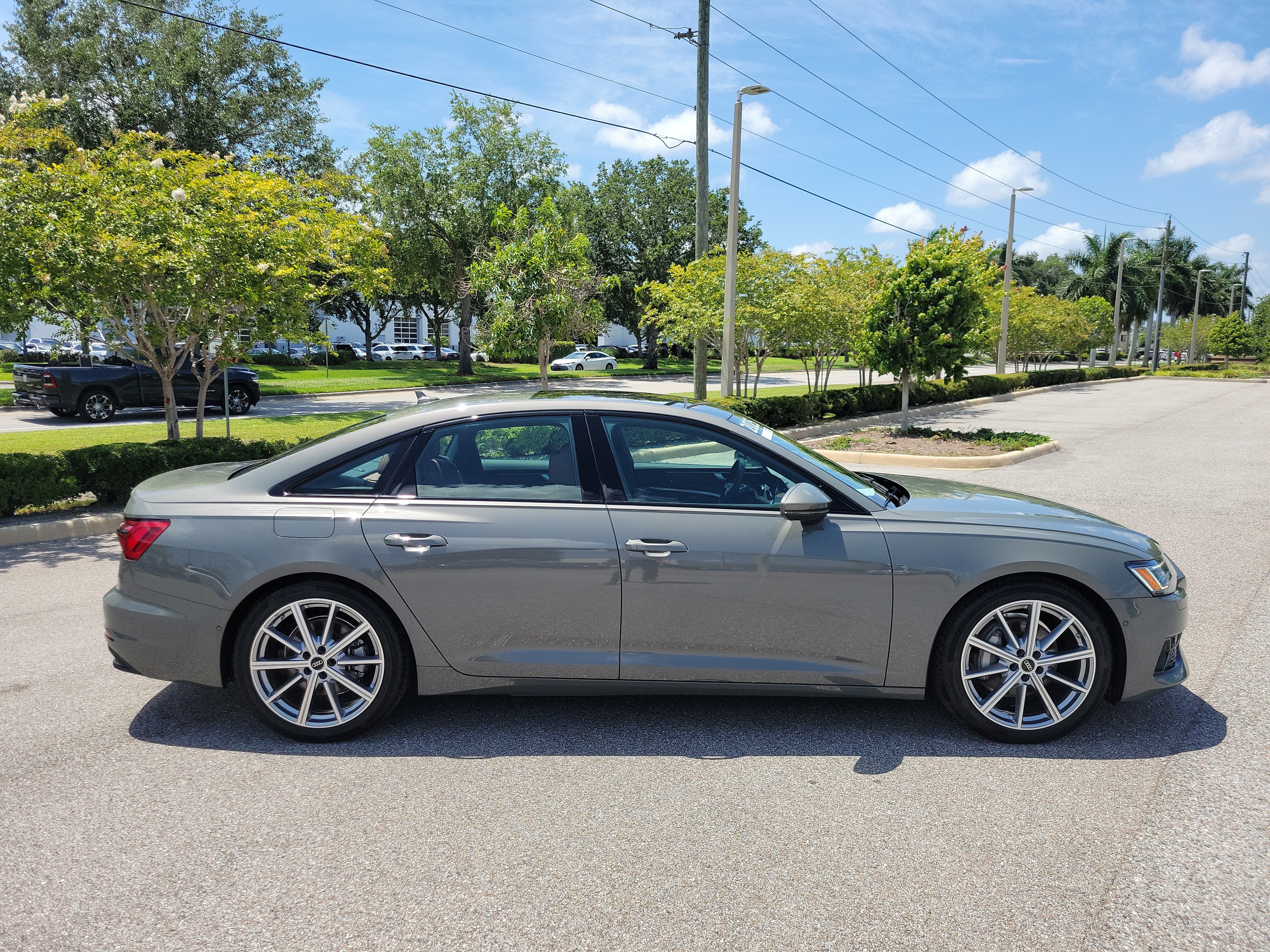 Certified 2025 Audi A6 Premium Plus AWD/4WD image 4
