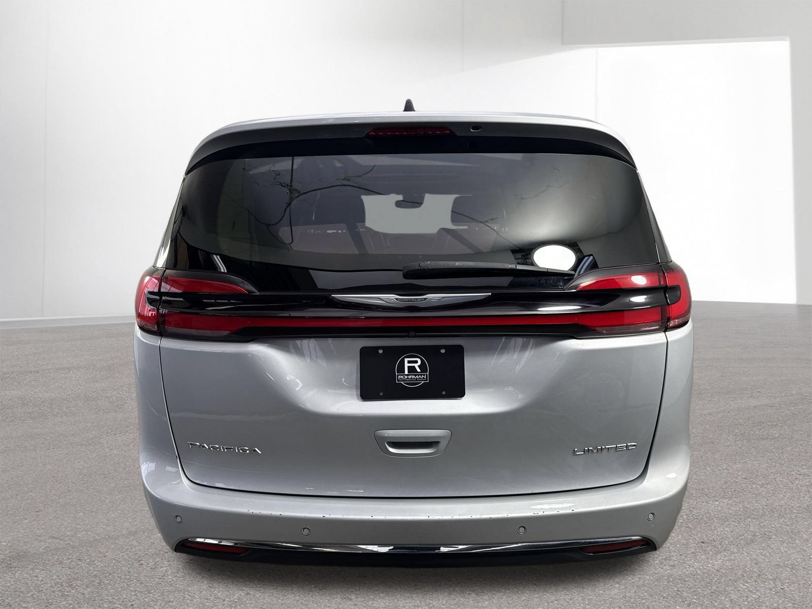 Used 2023 Chrysler Pacifica Limited FWD image 33