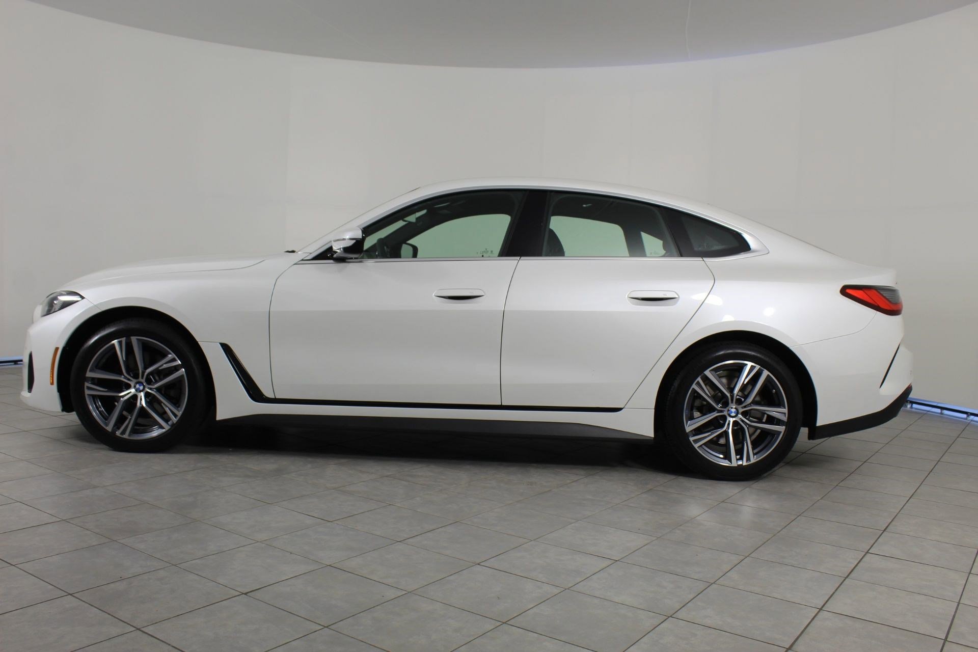 Used 2025 BMW 430i xDrive w/ Premium Package image 2