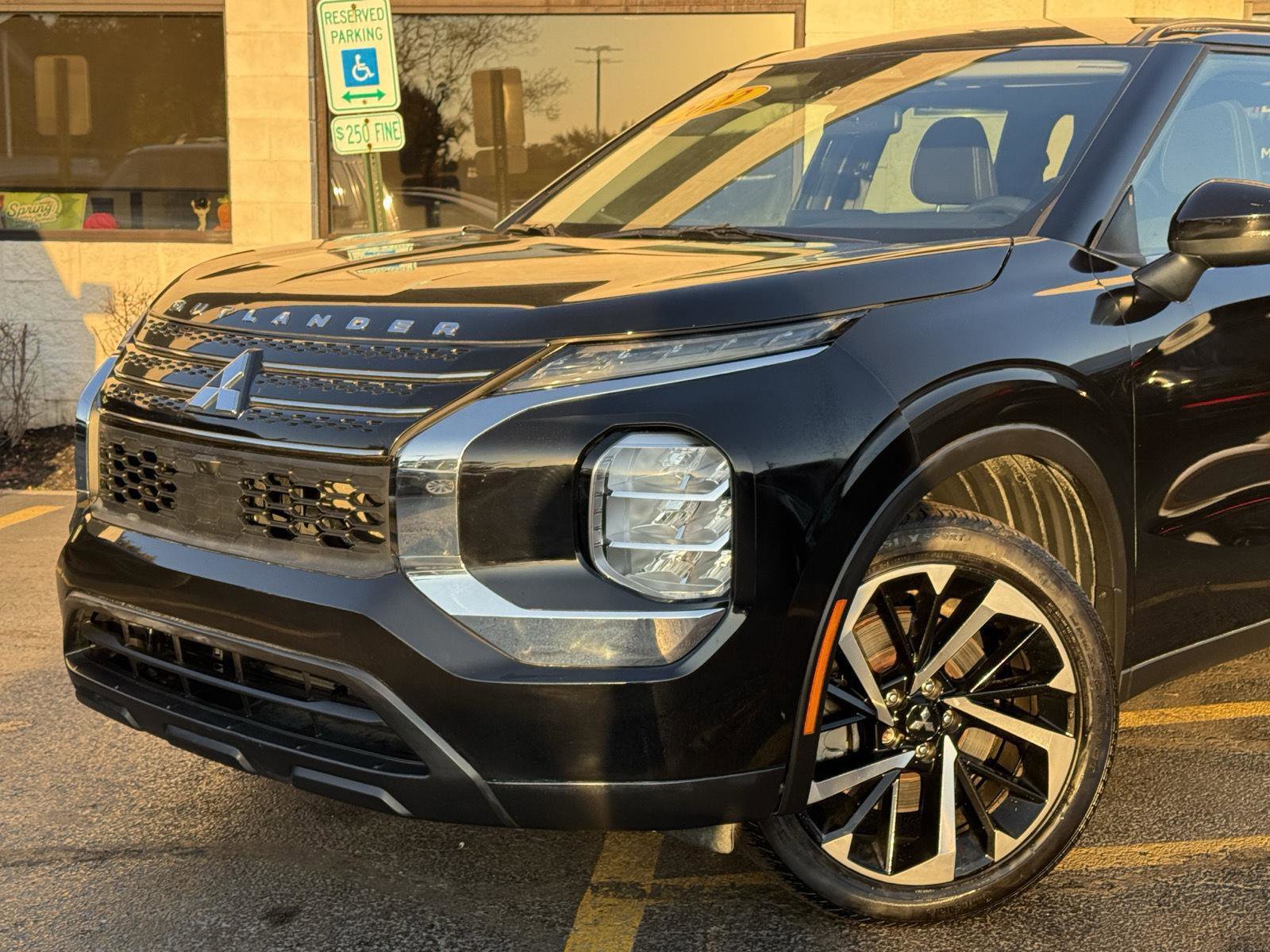 Used 2022 Mitsubishi Outlander ES image 5