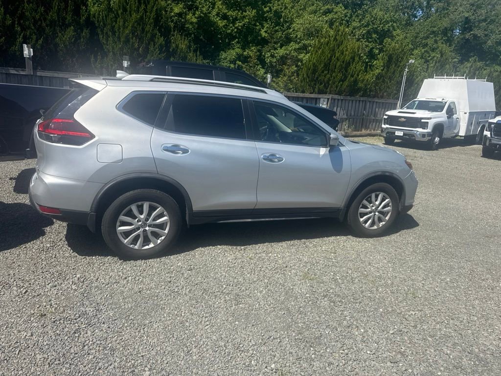 Used 2018 Nissan Rogue SV AWD/4WD image 5