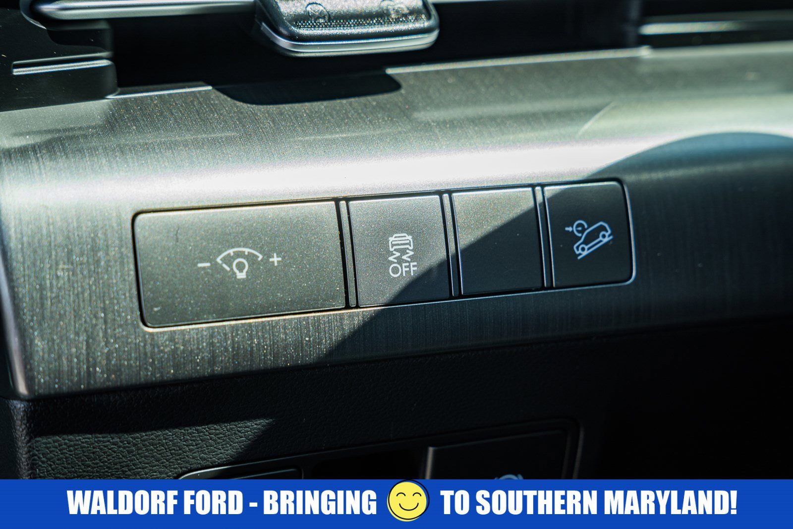 Used 2024 Hyundai Kona Limited AWD/4WD image 48