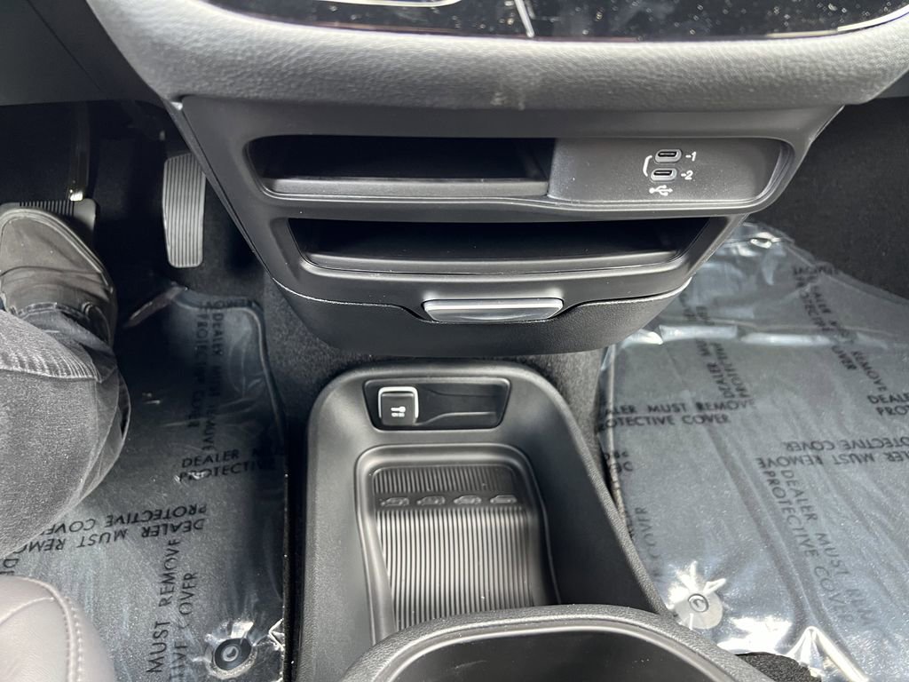 New 2026 Chrysler Pacifica Select image 13