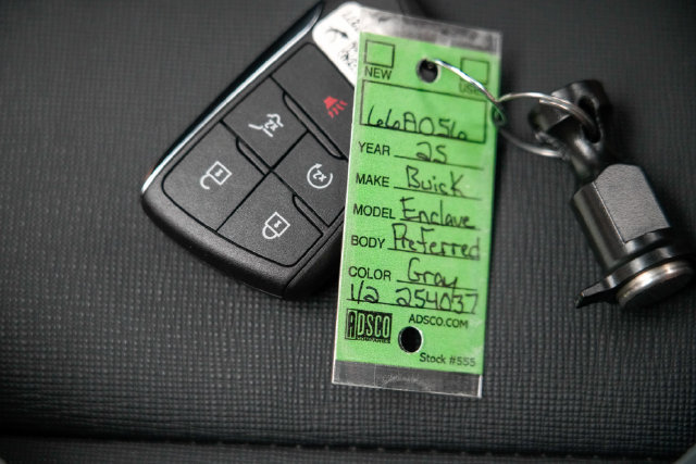 Used 2025 Buick Enclave Preferred FWD image 6
