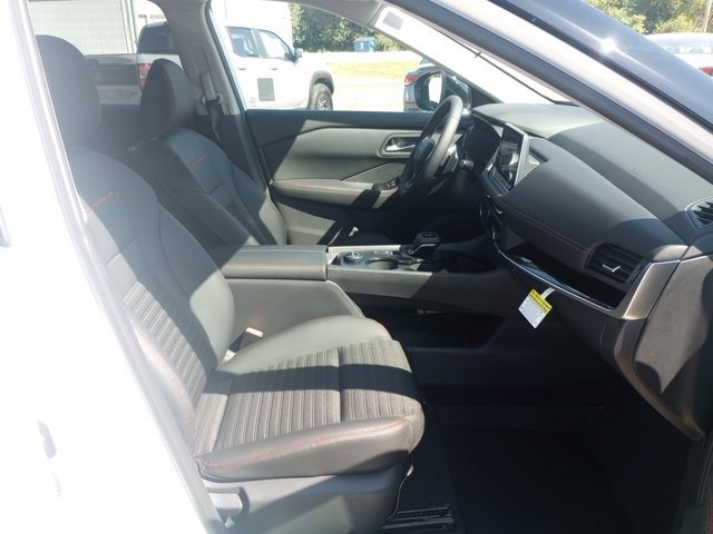 New 2026 Nissan Rogue SV image 17