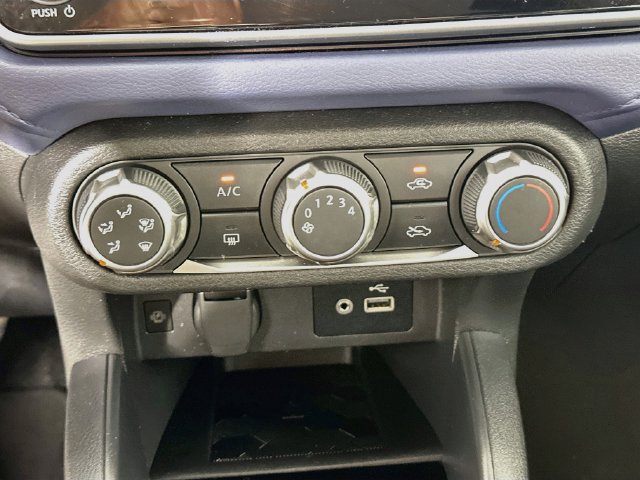 Used 2024 Nissan Versa SV FWD image 13