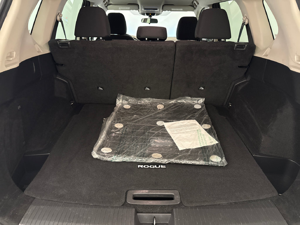 Used 2023 Nissan Rogue S AWD/4WD image 11