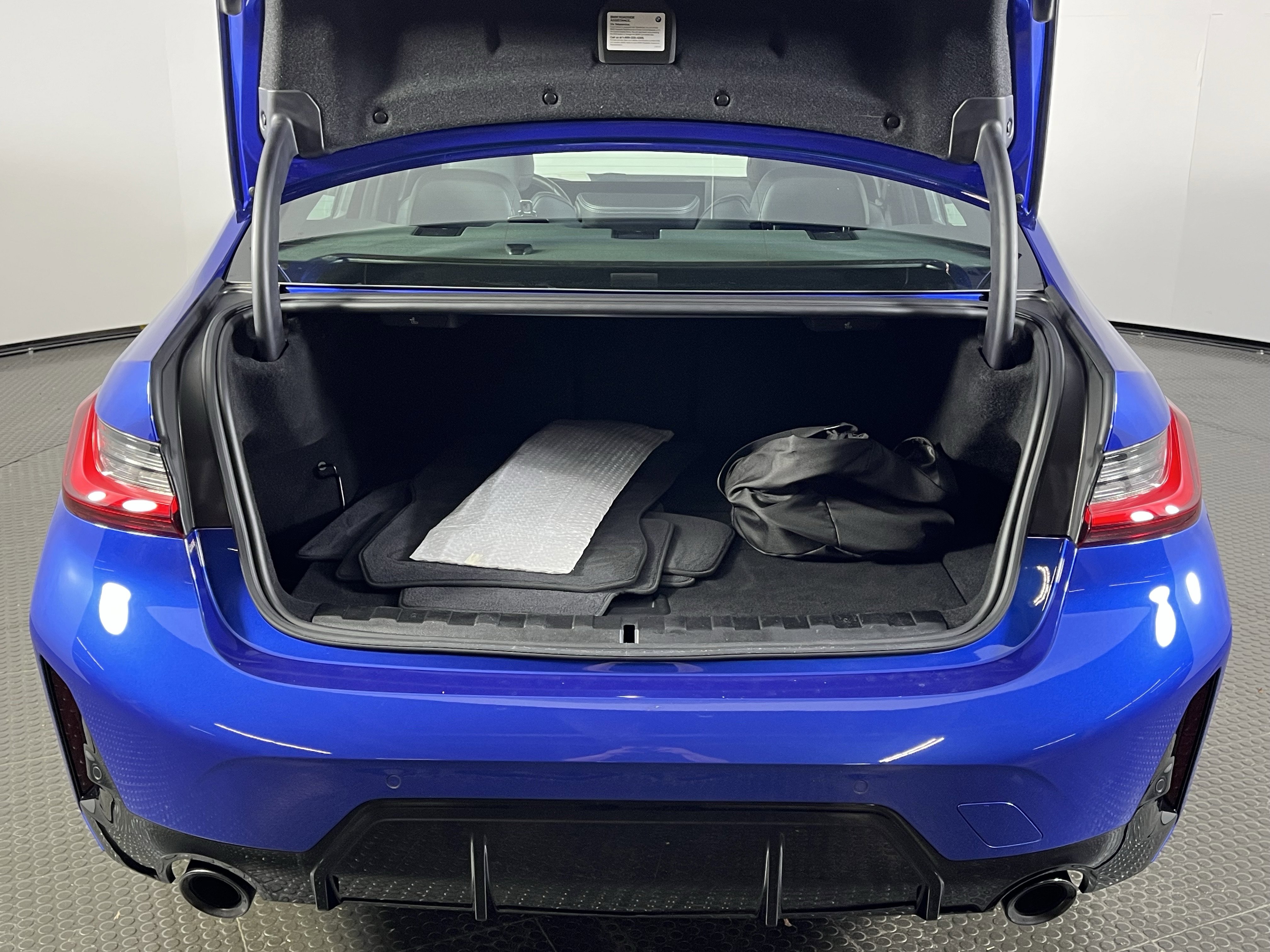 Certified 2023 BMW 330e xDrive image 8