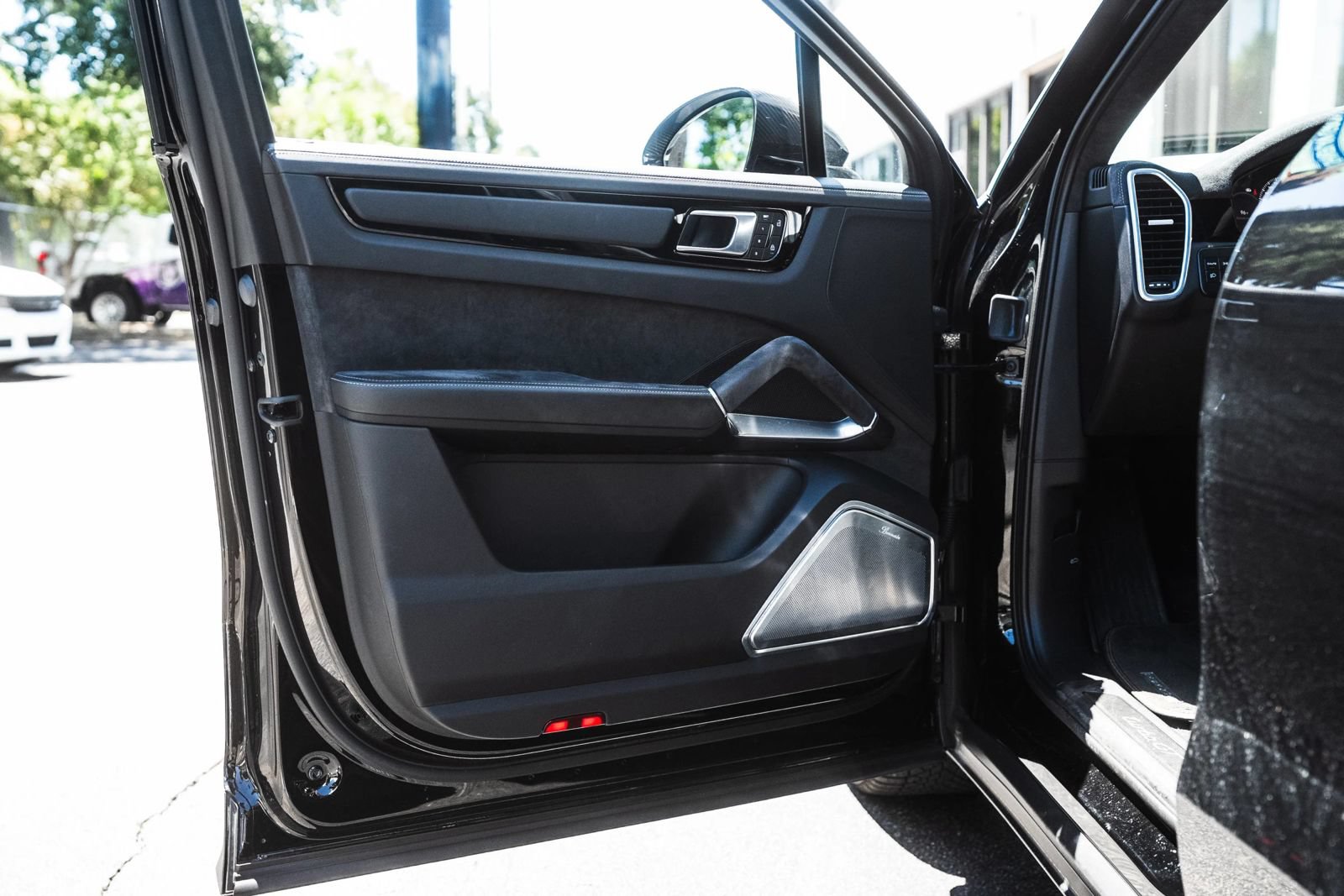 Used 2023 Porsche Cayenne Turbo GT AWD/4WD image 3