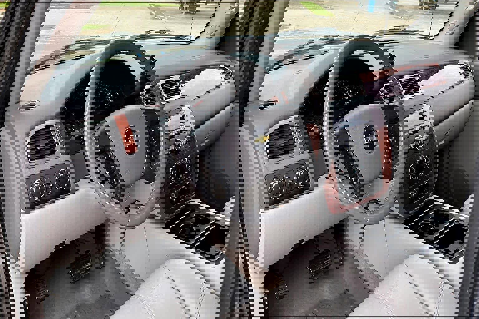 Used 2007 Chevrolet Avalanche LT w/ LT Preferred Equipment Group image 17