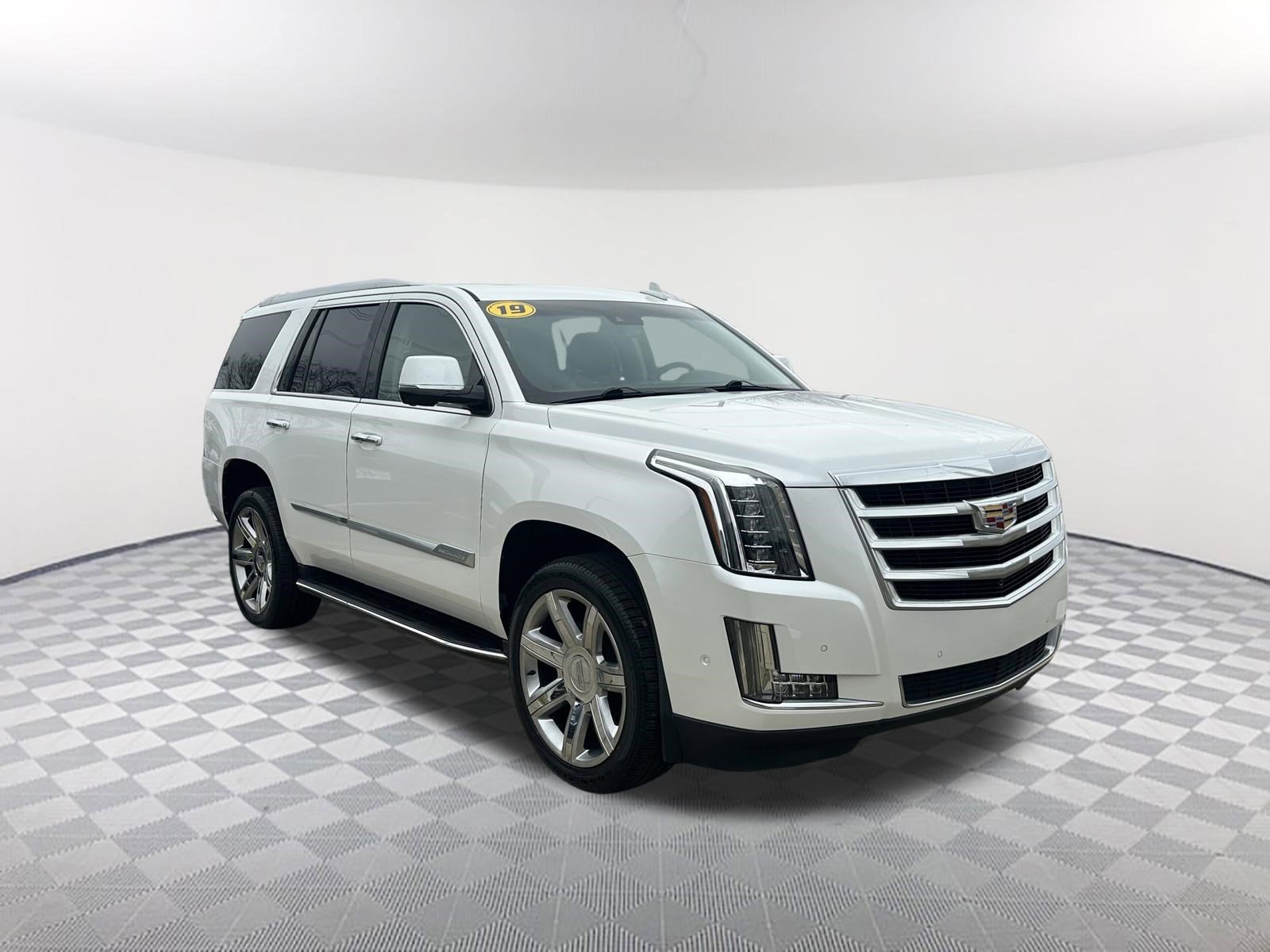 Used 2019 Cadillac Escalade Luxury image 4
