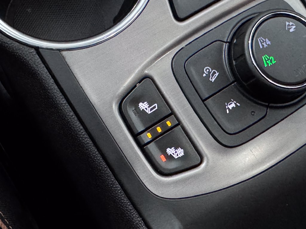 Certified 2024 GMC Terrain AT4 w/ Tech Package AWD/4WD image 22