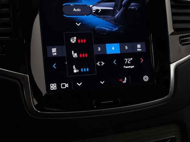 Used 2023 Volvo XC90 T8 Ultimate w/ Lounge Package image 35