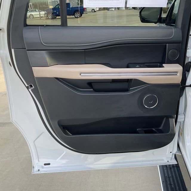 Used 2024 Ford Expedition Max Limited image 20