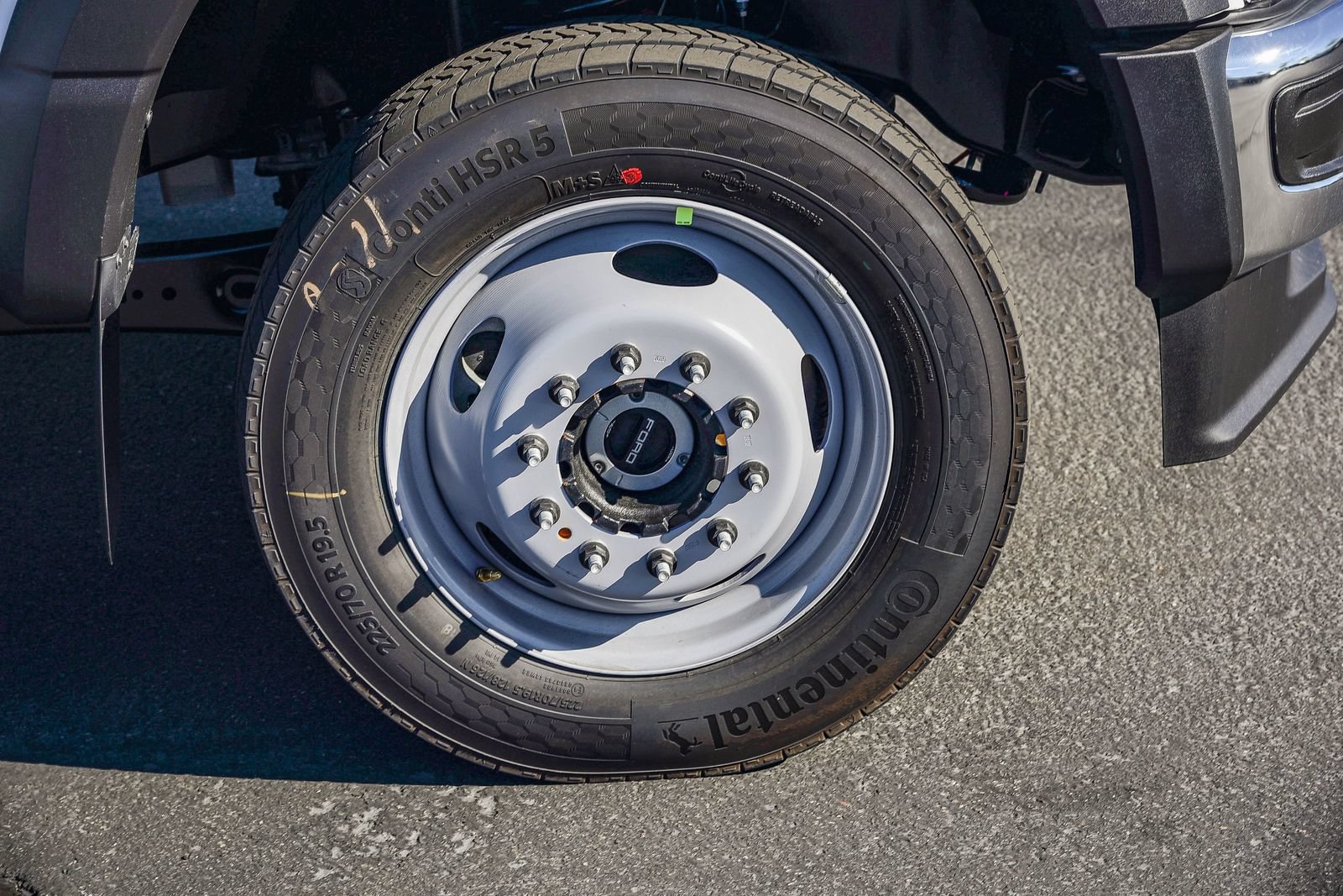 New 2026 Ford F550 4x4 Regular Cab Super Duty image 9