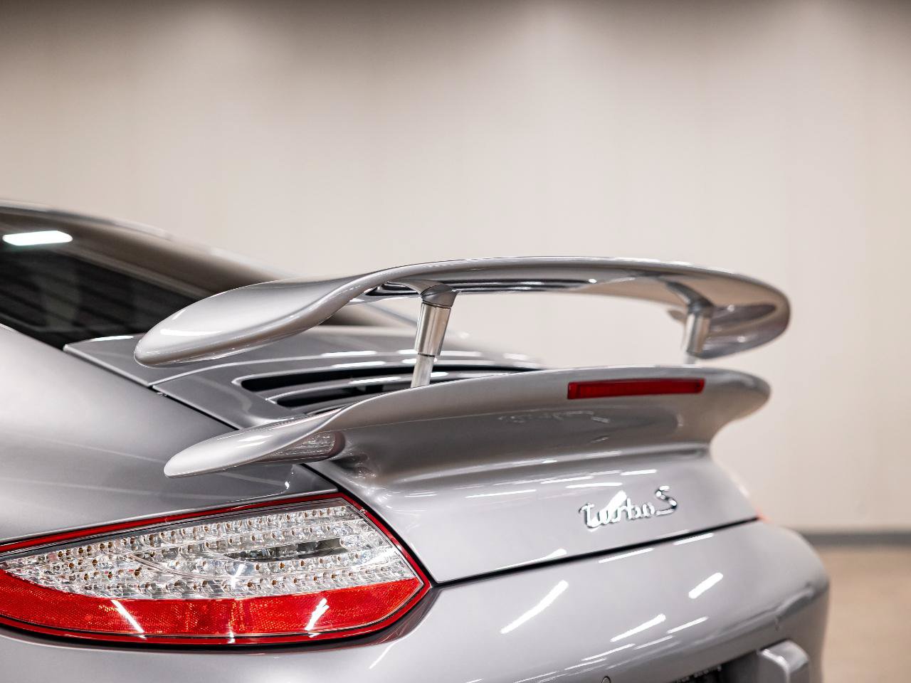 Used 2011 Porsche 911 Turbo S AWD/4WD image 35