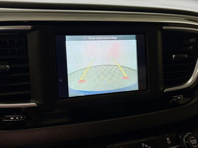 Used 2020 Chrysler Pacifica Touring w/ S Appearance Package FWD image 13