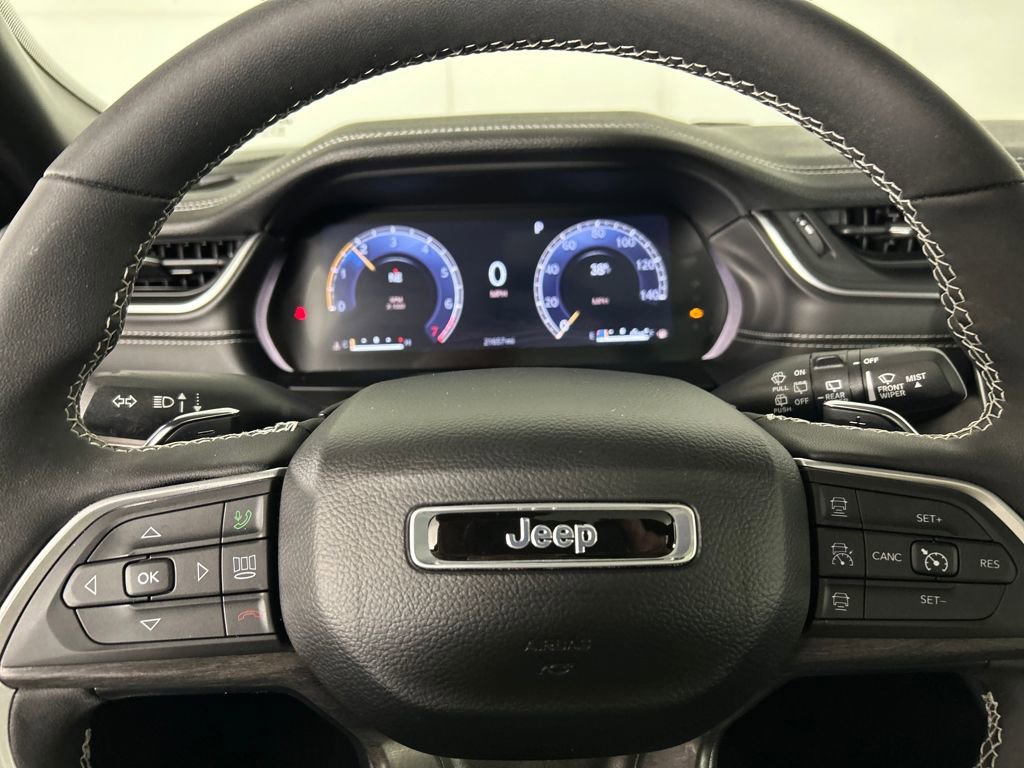 Used 2024 Jeep Grand Cherokee L Limited w/ Black Appearance Package image 13