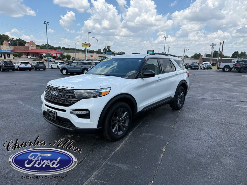 Used 2023 Ford Explorer XLT w/ Equipment Group 202A AWD/4WD image 6