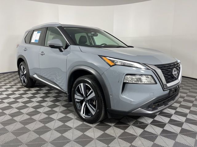 Used 2022 Nissan Rogue SL w/ SL Premium Package image 2
