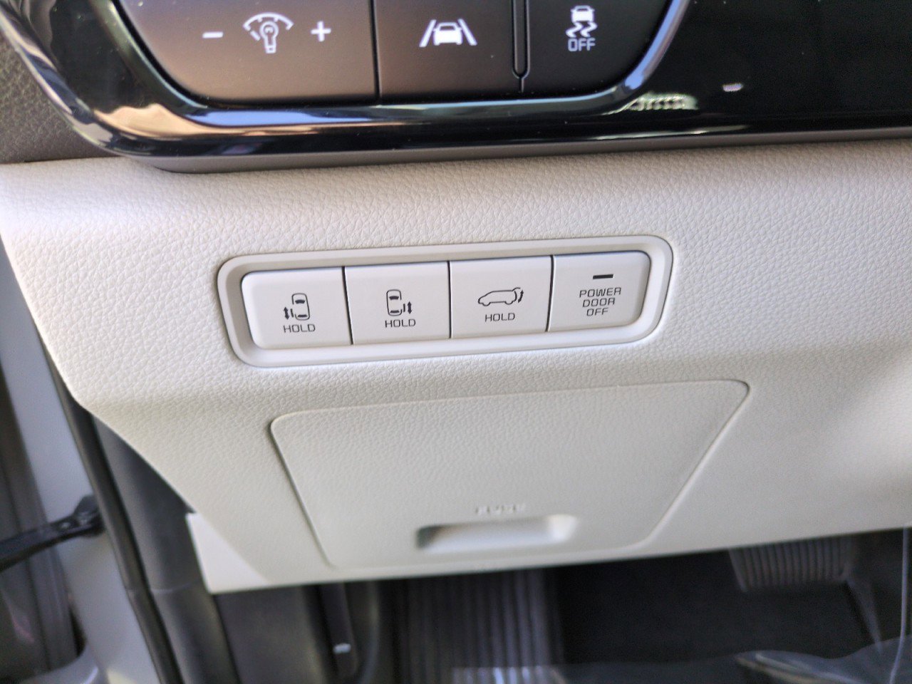 Used 2022 Kia Carnival SX Prestige FWD image 17