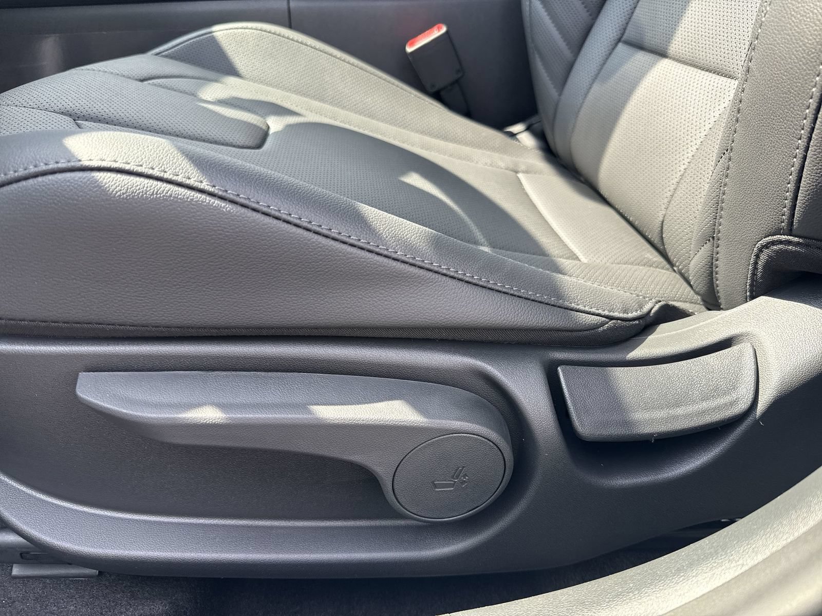 New 2026 Hyundai Elantra SEL Sport FWD image 13