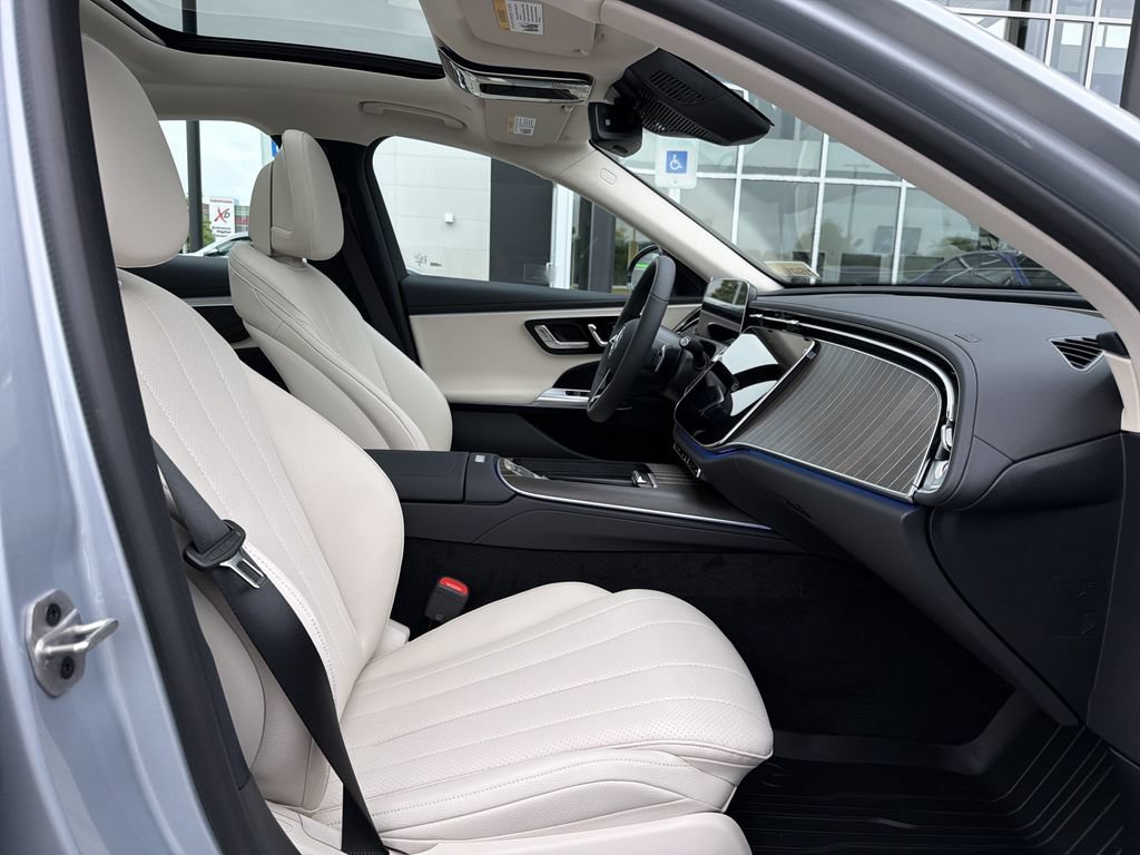 New 2026 Mercedes-Benz E 350 4MATIC Sedan image 18
