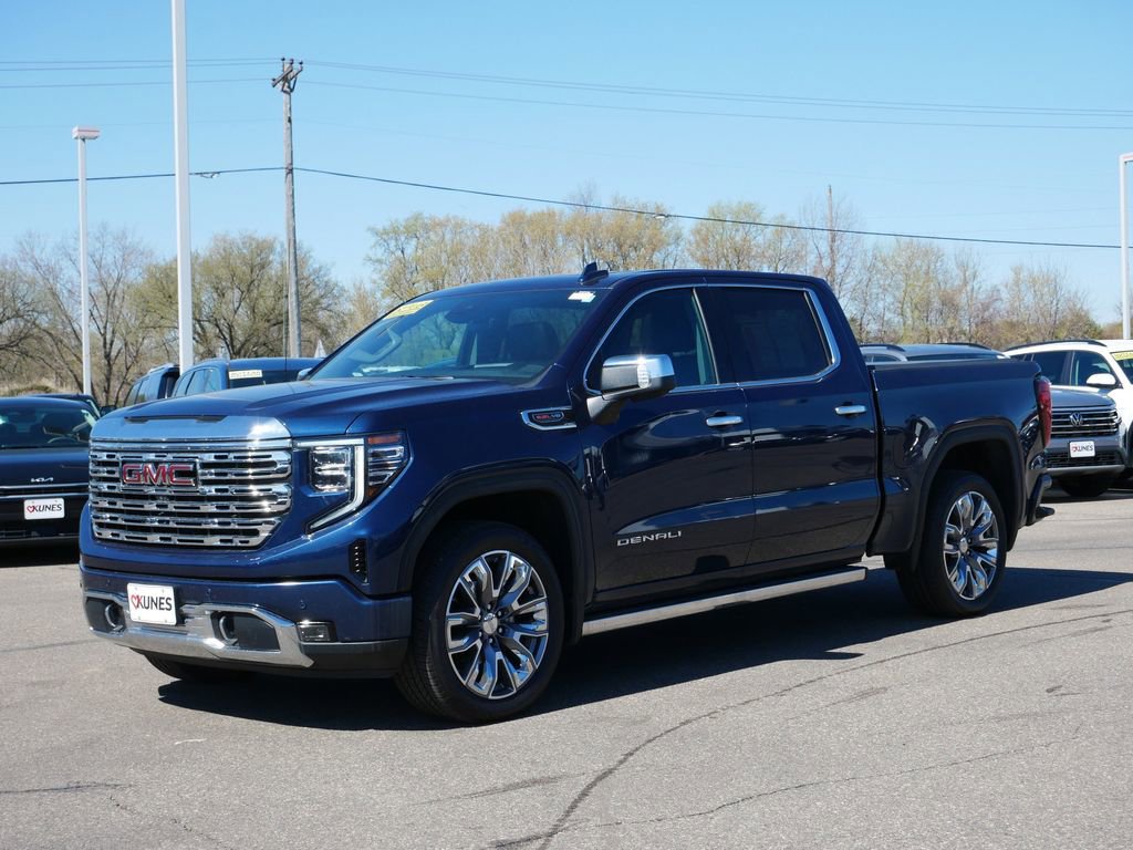 Used 2023 GMC Sierra 1500 Denali w/ Denali Reserve Package AWD/4WD image 3