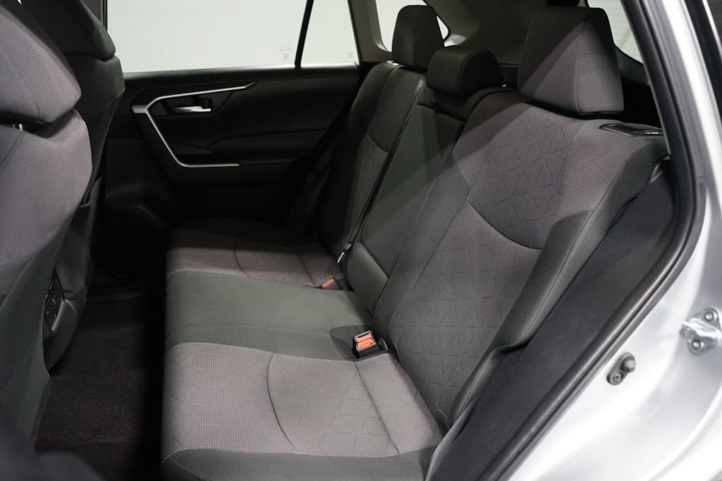 Used 2024 Toyota RAV4 XLE FWD image 32