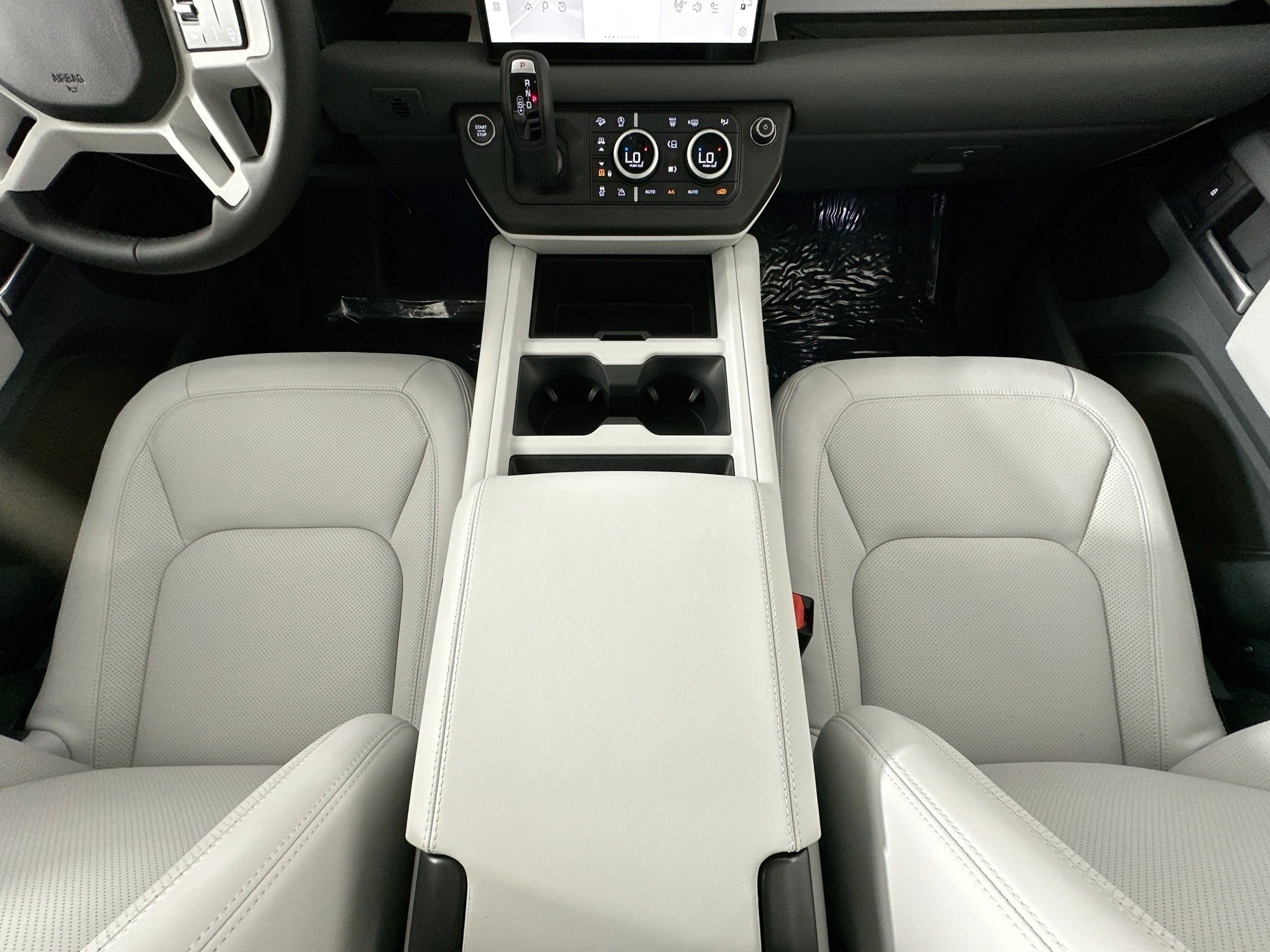Used 2025 Land Rover Defender 110 S image 22