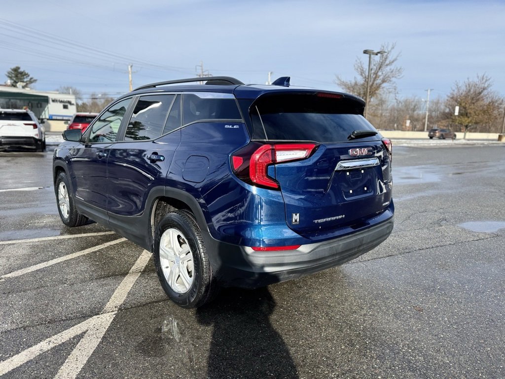 Used 2022 GMC Terrain SLE w/ Driver Convenience Package image 4