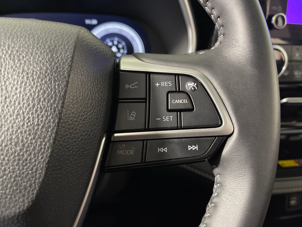 Certified 2025 Toyota Highlander XSE AWD/4WD image 27
