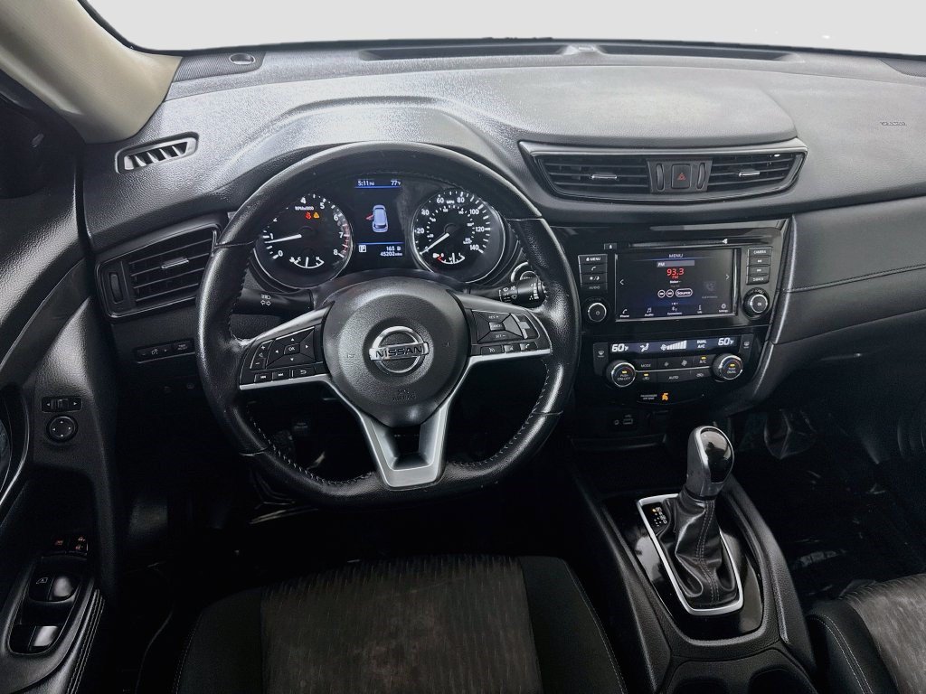 Used 2020 Nissan Rogue SV FWD image 16