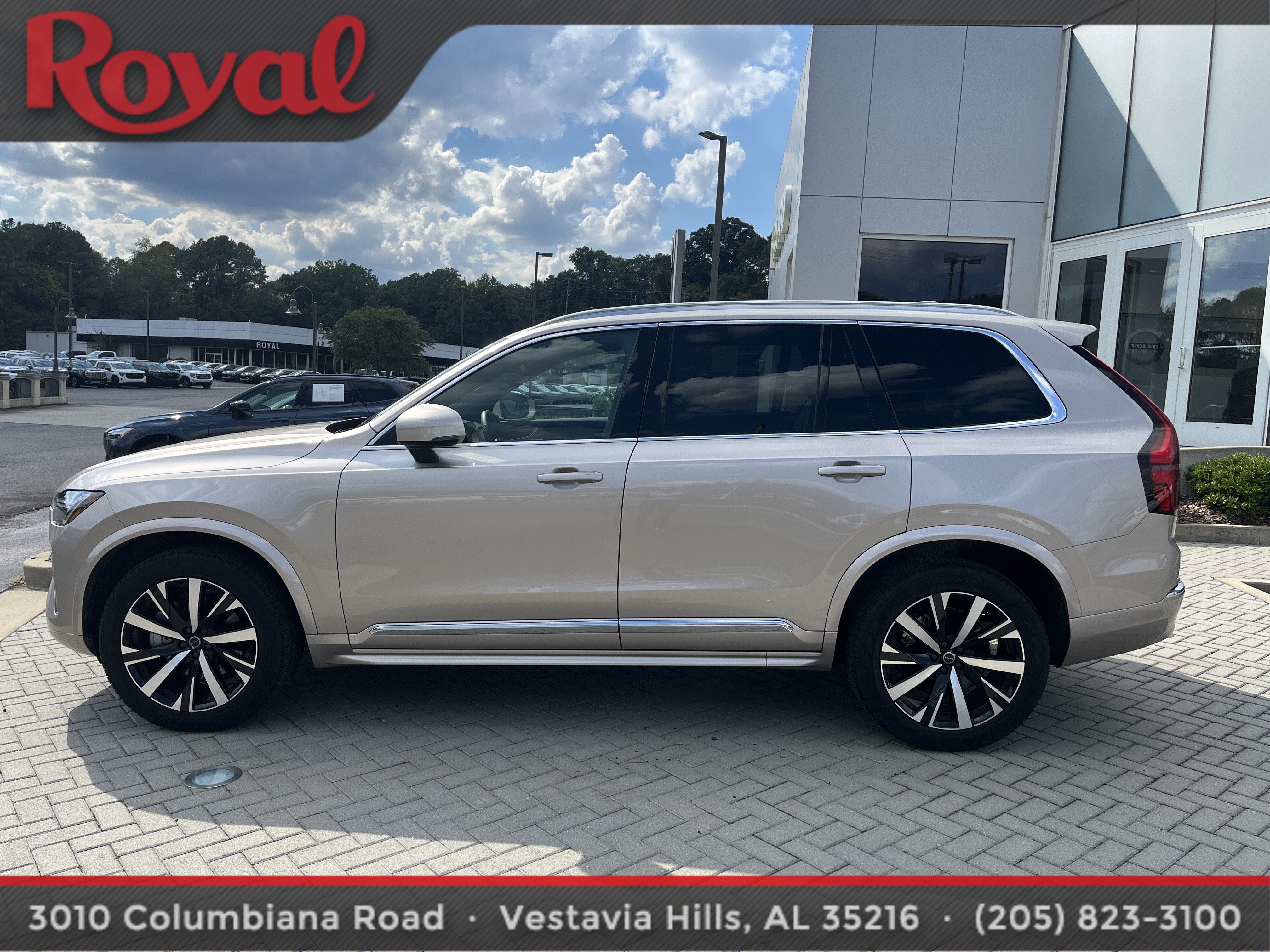 Used 2026 Volvo XC90 B5 Core AWD/4WD image 2