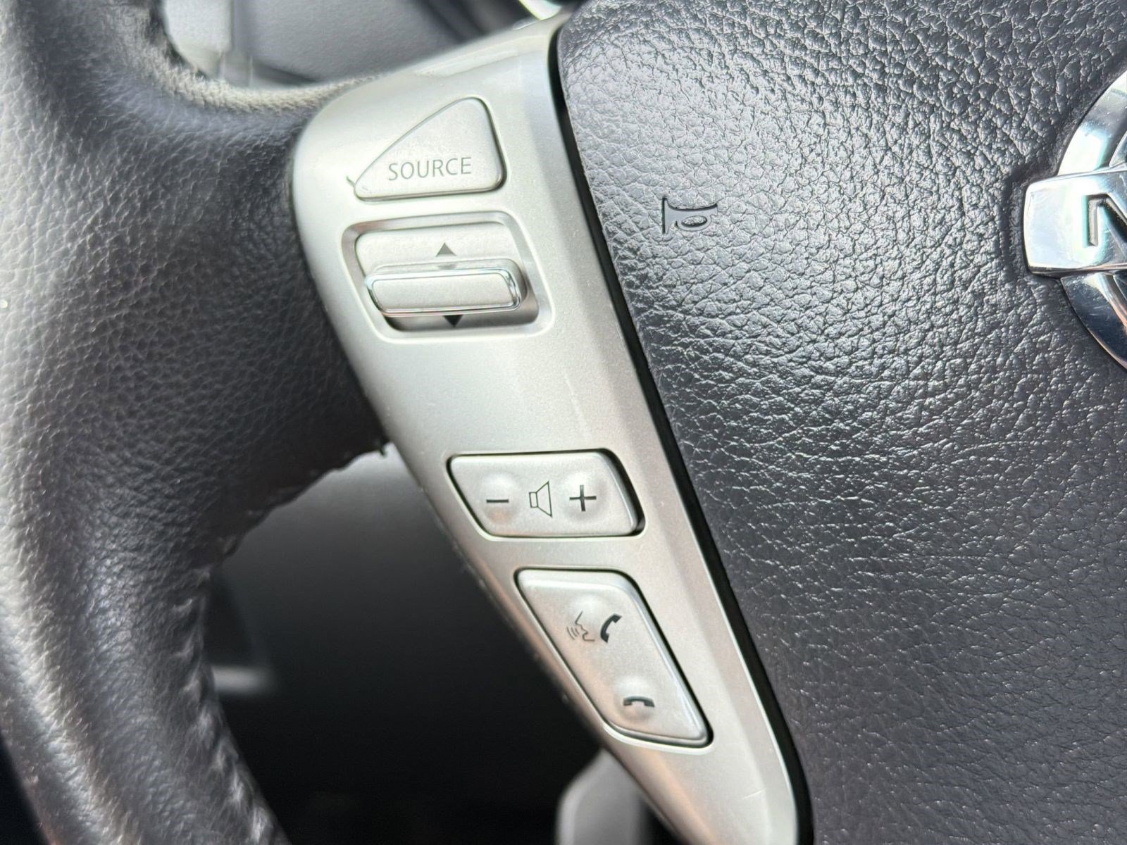Used 2014 Nissan Versa Note SV FWD image 16