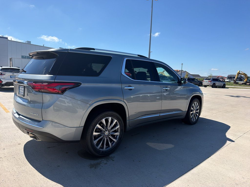 Used 2023 Chevrolet Traverse Premier AWD/4WD image 5