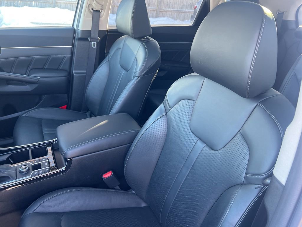 Certified 2024 Kia Sorento SX image 5