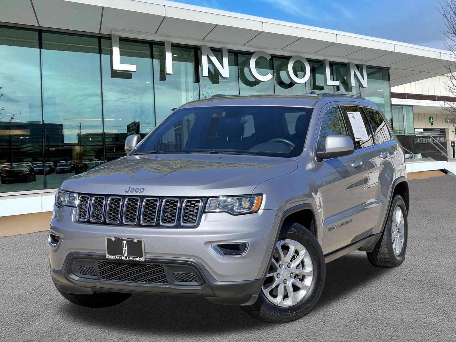 Used 2021 Jeep Grand Cherokee Laredo image 1