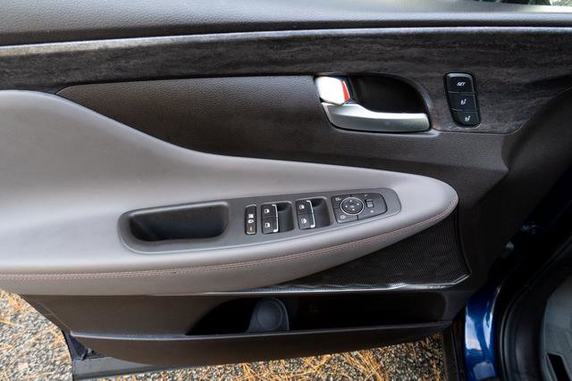 Used 2020 Hyundai Santa Fe Limited image 12