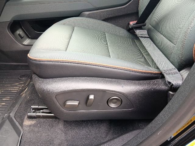 New 2026 GMC Acadia AT4 w/ LPO, Floor Liner Package AWD/4WD image 21