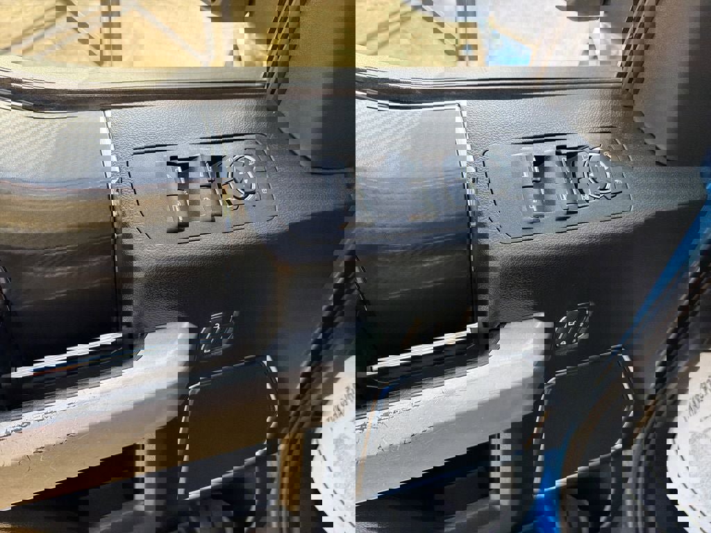 Used 2019 Ford F150 Lariat w/ Equipment Group 502A Luxury image 16