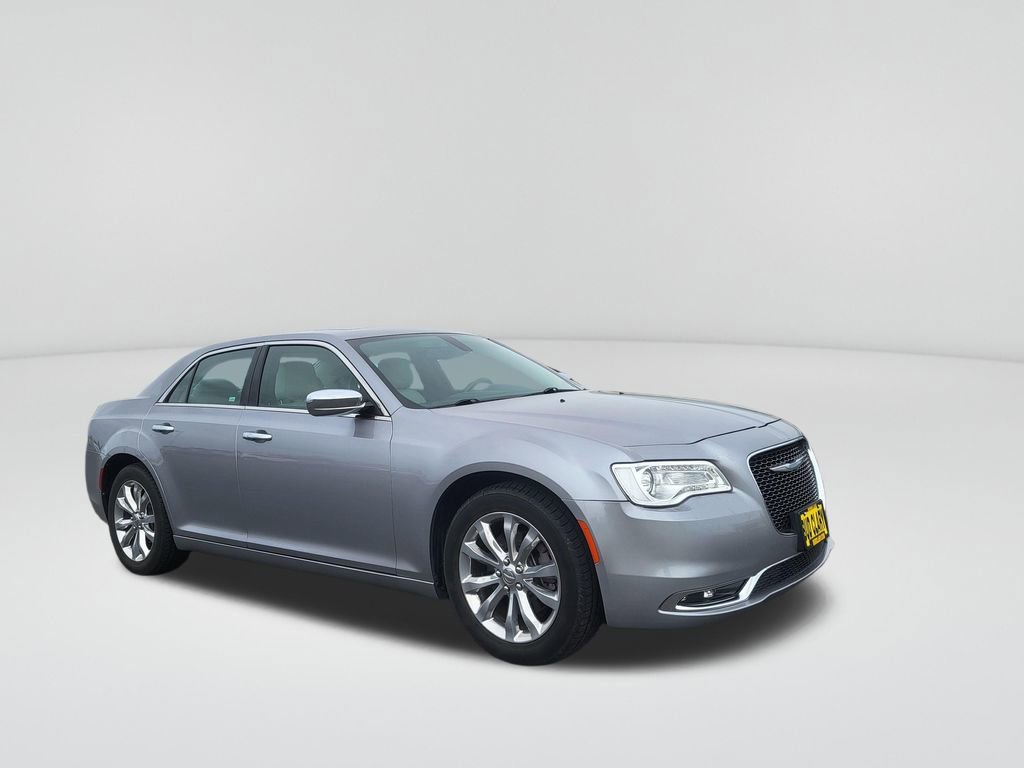 Used 2017 Chrysler 300 C image 8