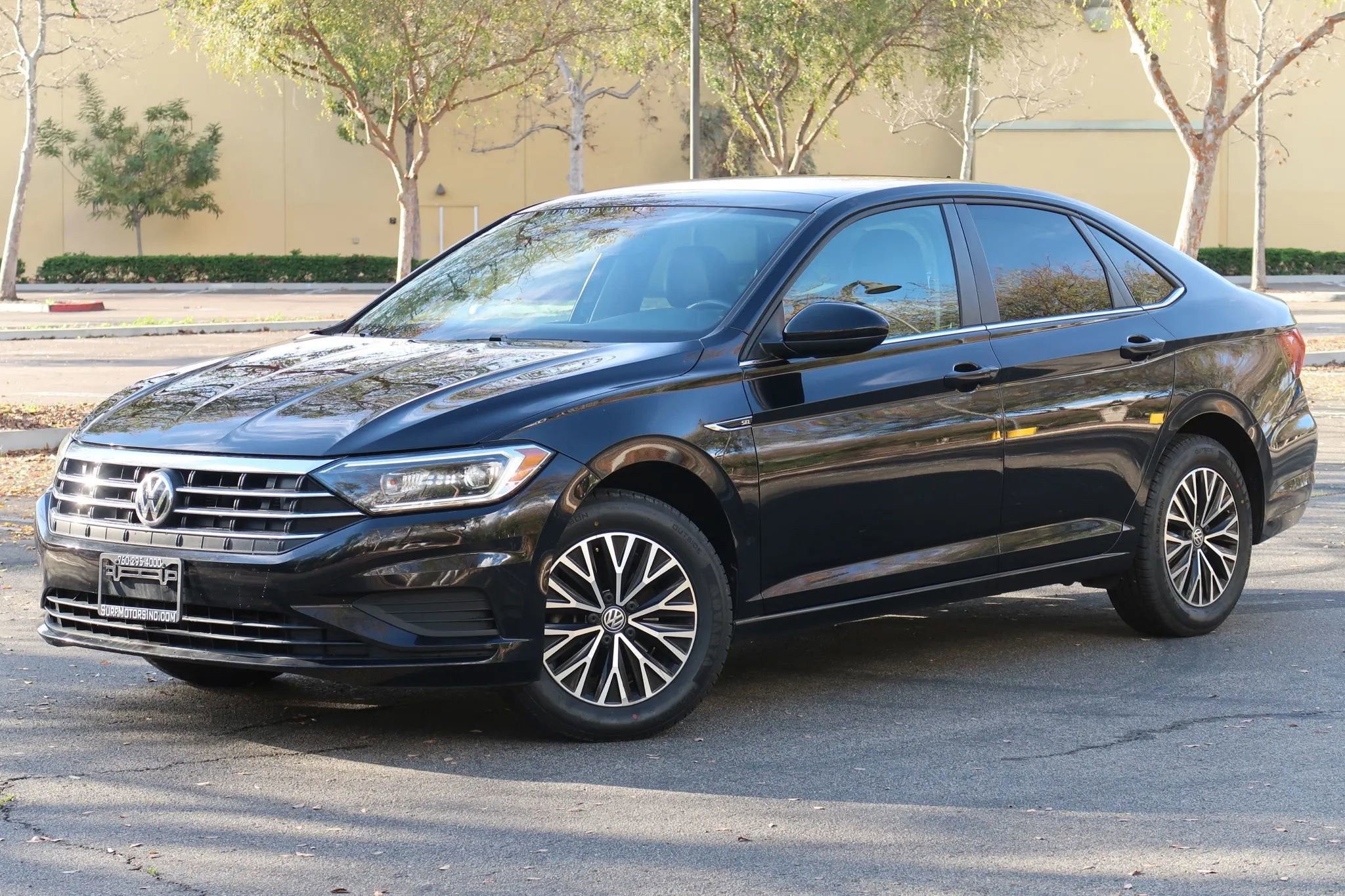 Used 2019 Volkswagen Jetta SEL image 2