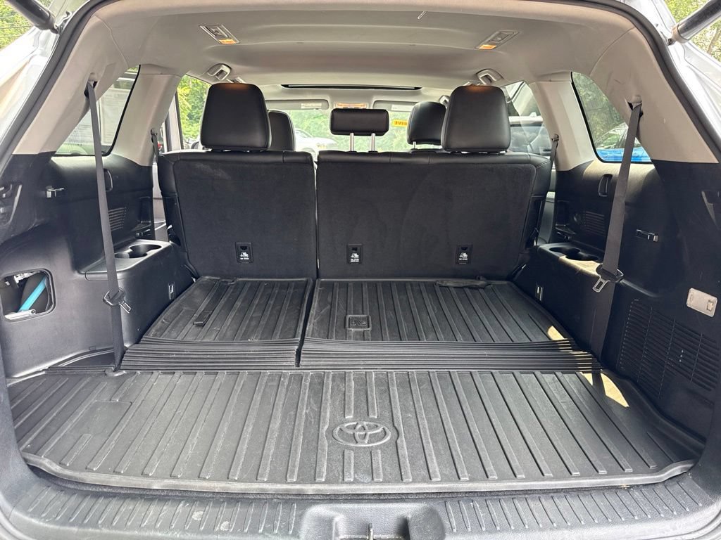 Used 2019 Toyota Highlander XLE AWD/4WD image 13